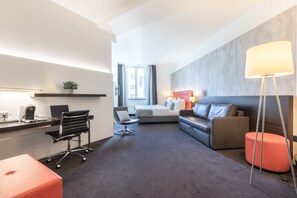 Executive Apartment | Hypo-allergenic bedding, in-room safe, desk, blackout drapes