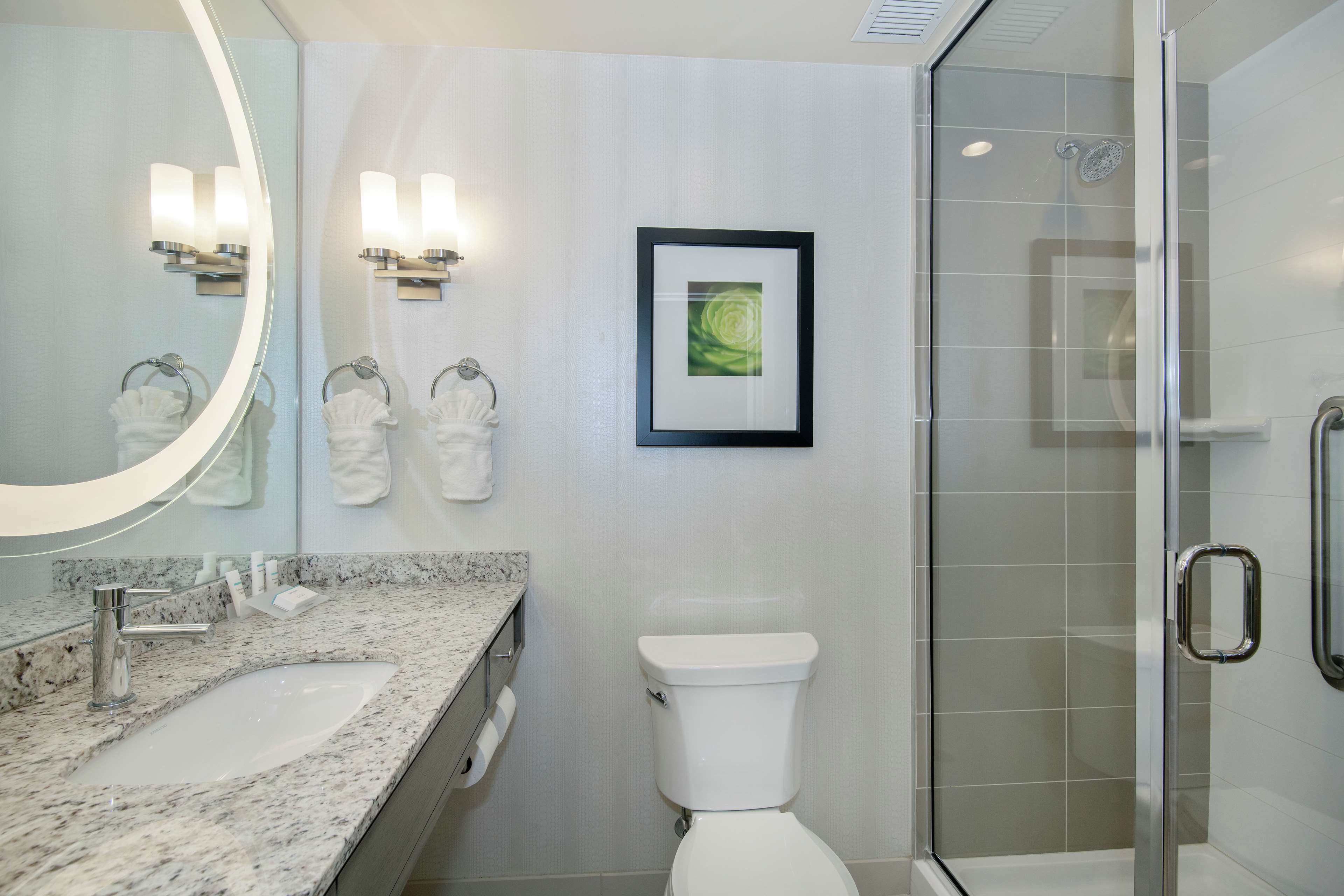 free toiletries, towels