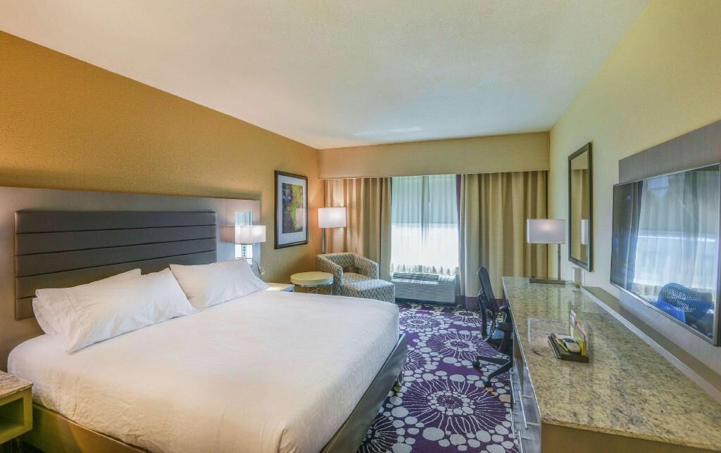 In-room safe, desk, laptop workspace, free rollaway beds