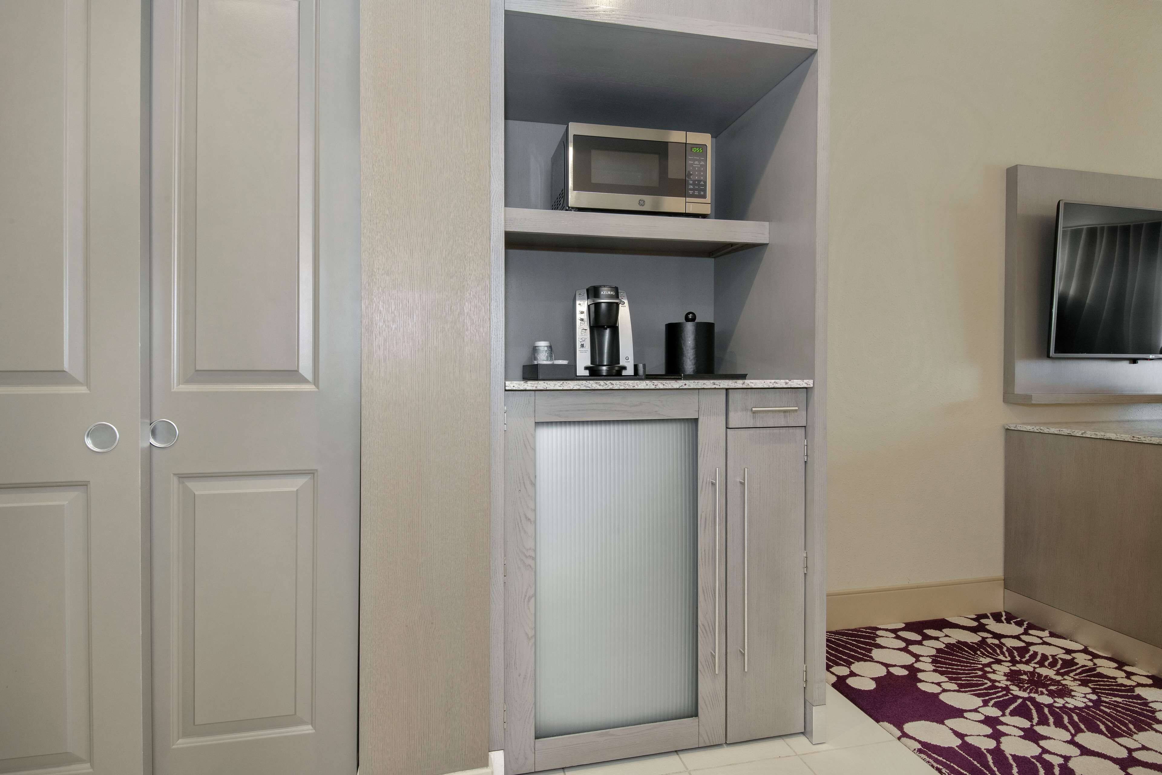 1 bedroom, in-room safe, desk, laptop workspace