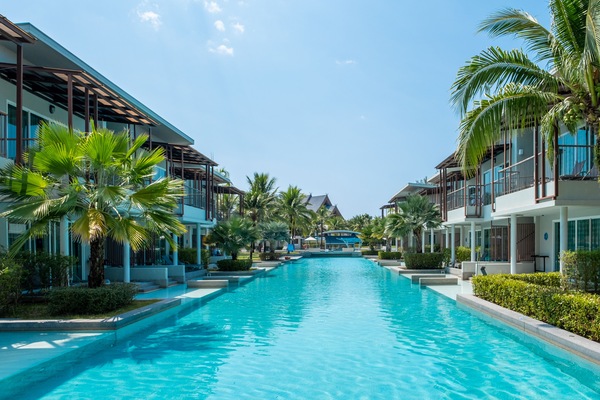 7 piscinas al aire libre, sombrillas, tumbonas