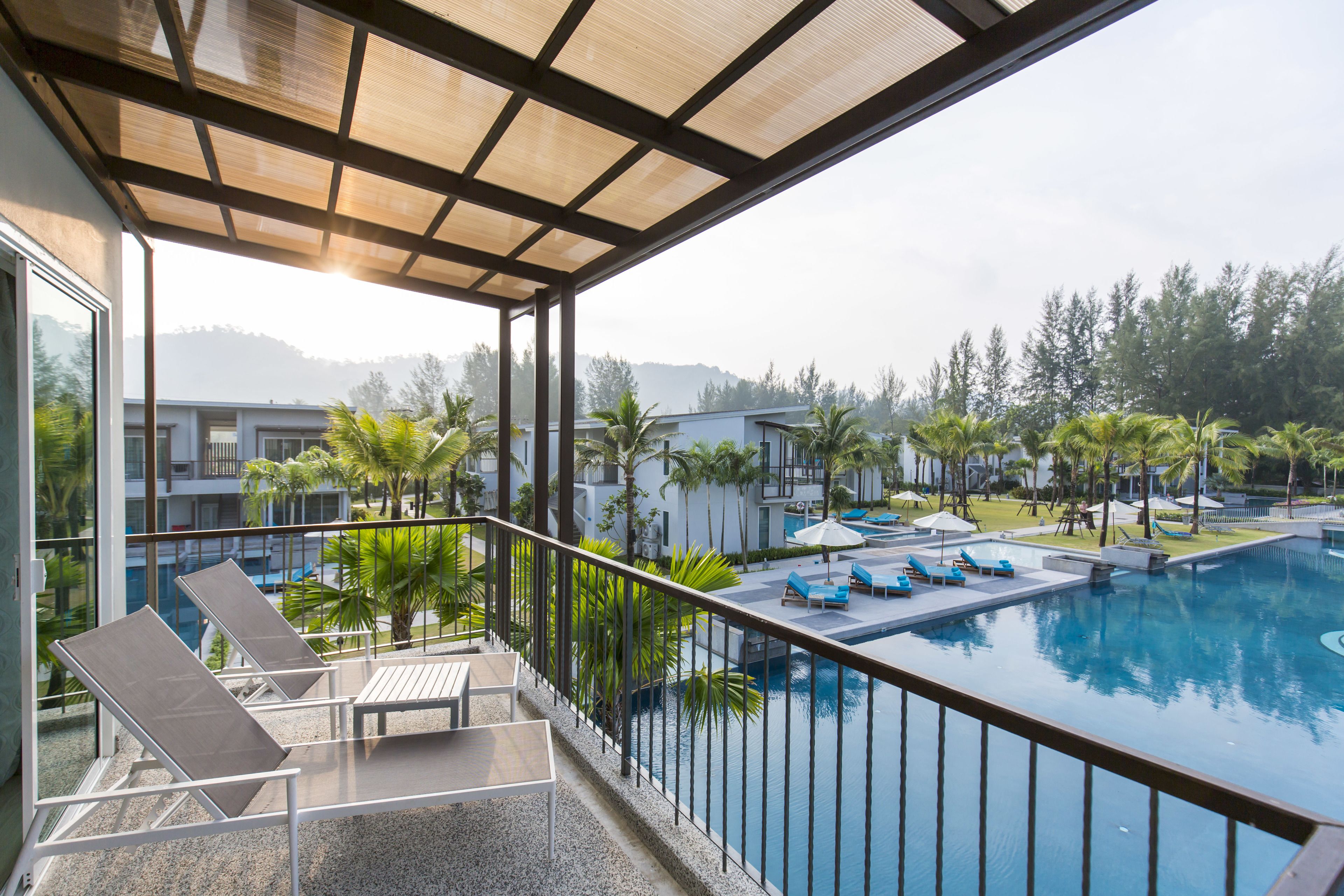 upper pool access | balcony