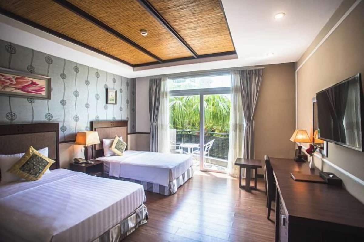1 bedroom, minibar, in-room safe, desk
