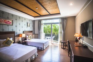 Quarto duplo luxo, vista parcial para o oceano (Partial View) | Vista da sacada