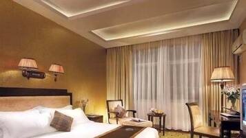 迷你吧、客房内保险箱、熨斗/熨衣板、高速上网