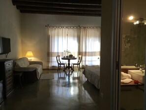Junior Studio Suite | In-room safe, individually decorated, individually furnished, desk - Corte Fiorita Albergo Diffuso (Bosa)