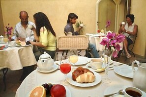 Petit déjeuner continental compris tous les jours