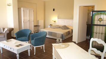 Junior Suite | Premium bedding, minibar, in-room safe, desk