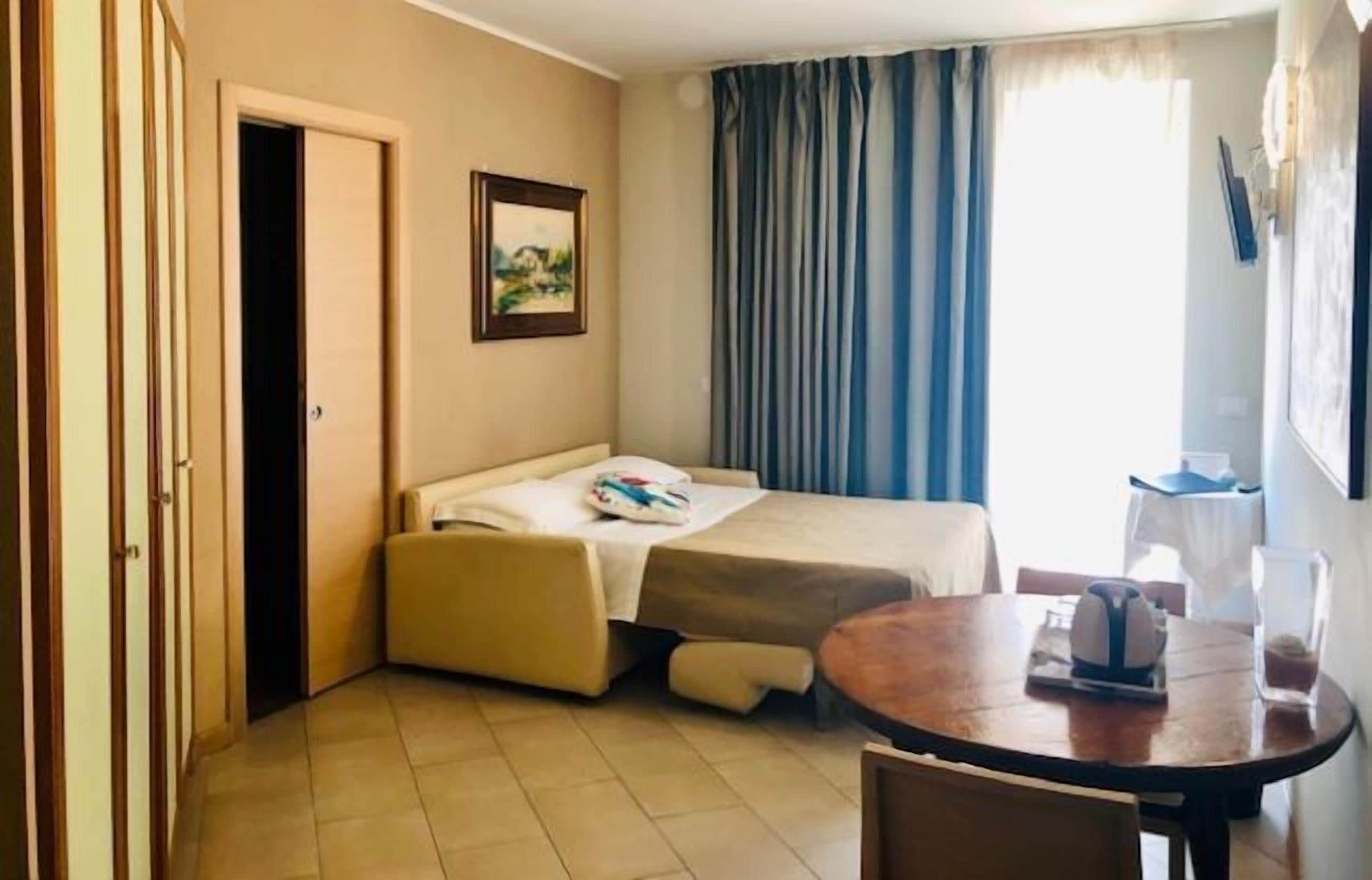 two-roomed flat acquadolce | 1 bedroom, minibar, in-room safe, individually decorated