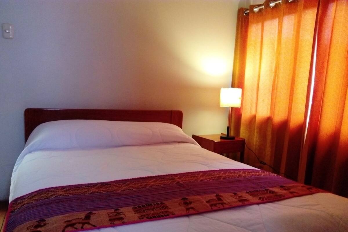 Eenpersoonskamer | Donzen dekbedden, verduisterende gordijnen, gratis wifi