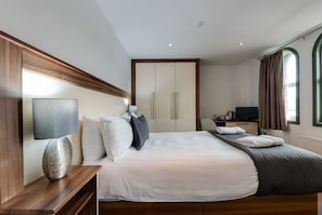 Egyptian cotton sheets, desk, iron/ironing board, free WiFi