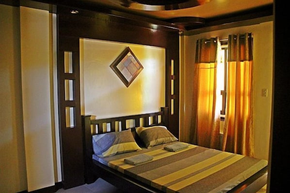 Desk - Costa Villa Beach Resort (San Juan)