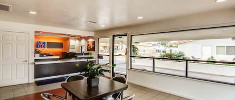 Sala de estar en el lobby