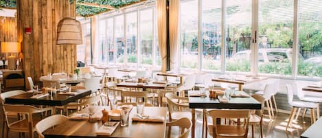 Lunch, dinner, brunch served; Mediterranean cuisine