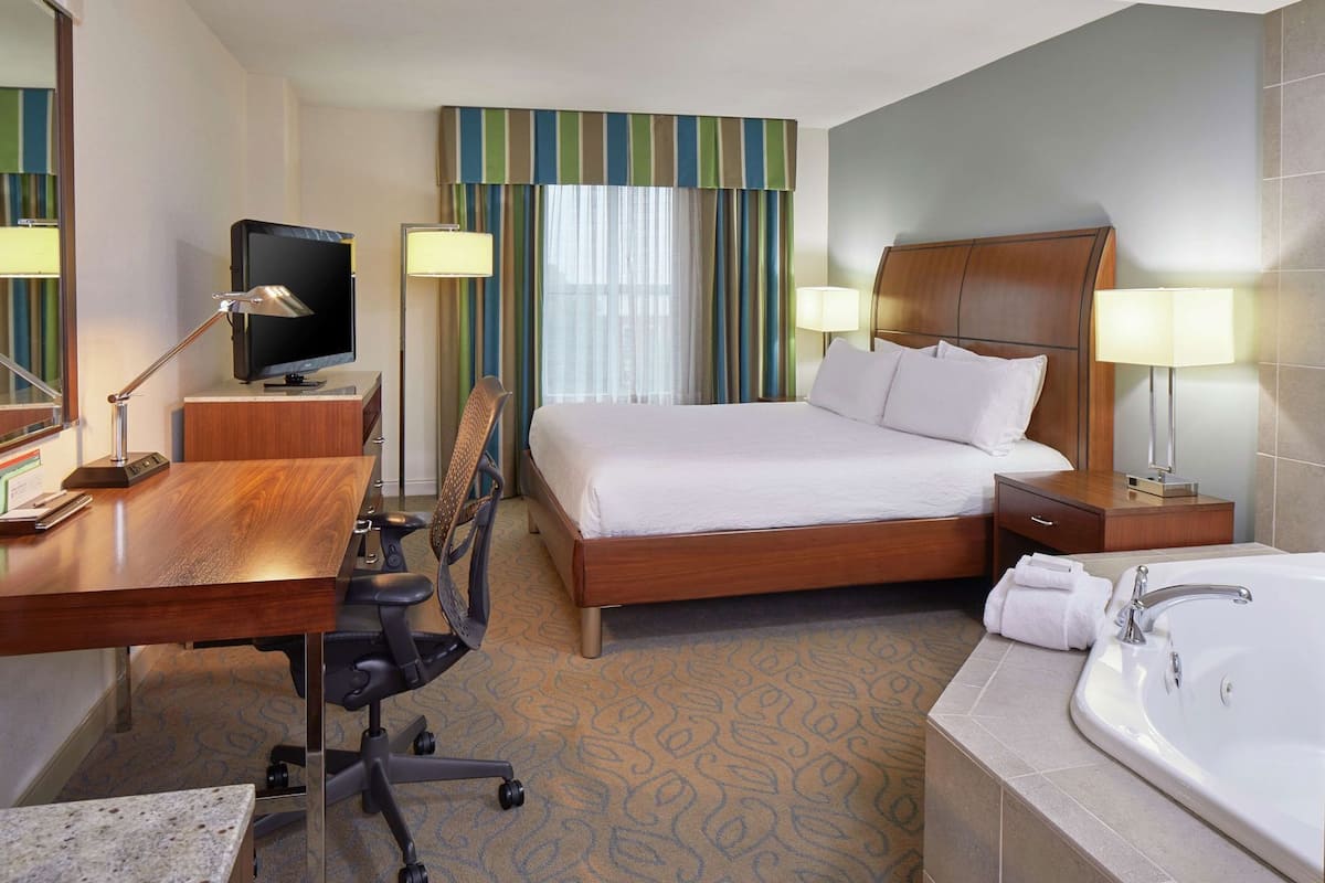 Premium bedding, in-room safe, desk, iron/ironing board