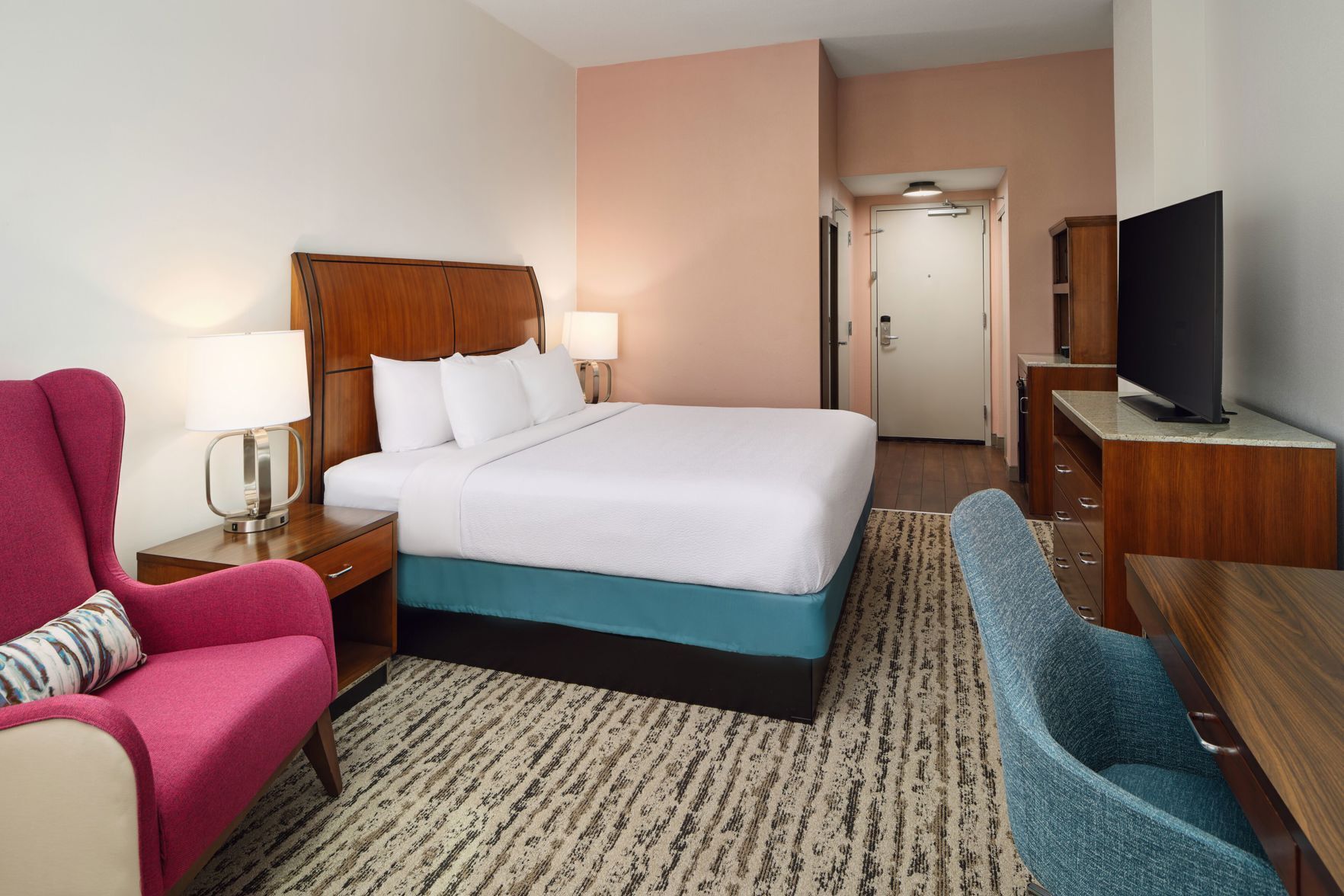 Premium bedding, in-room safe, desk, iron/ironing board