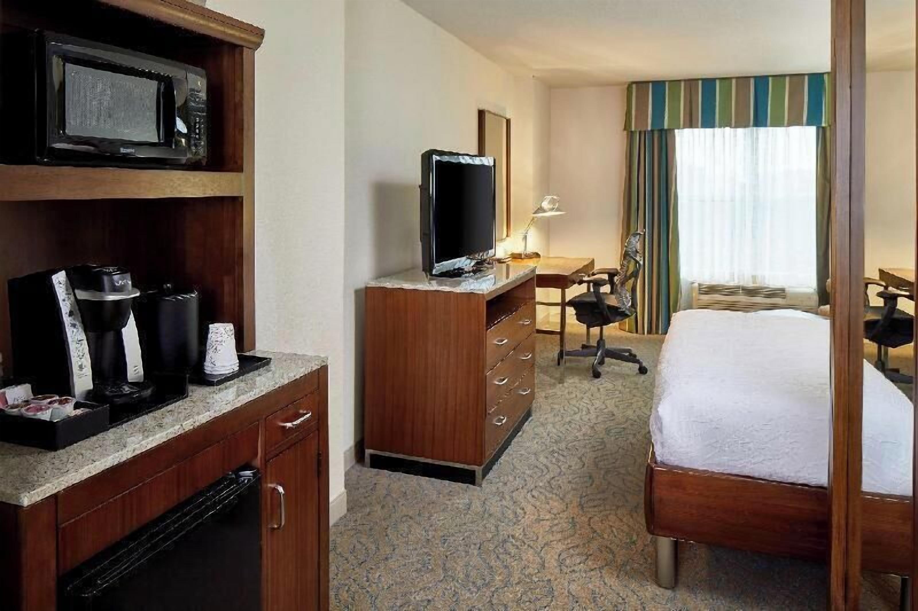 Premium bedding, in-room safe, desk, iron/ironing board