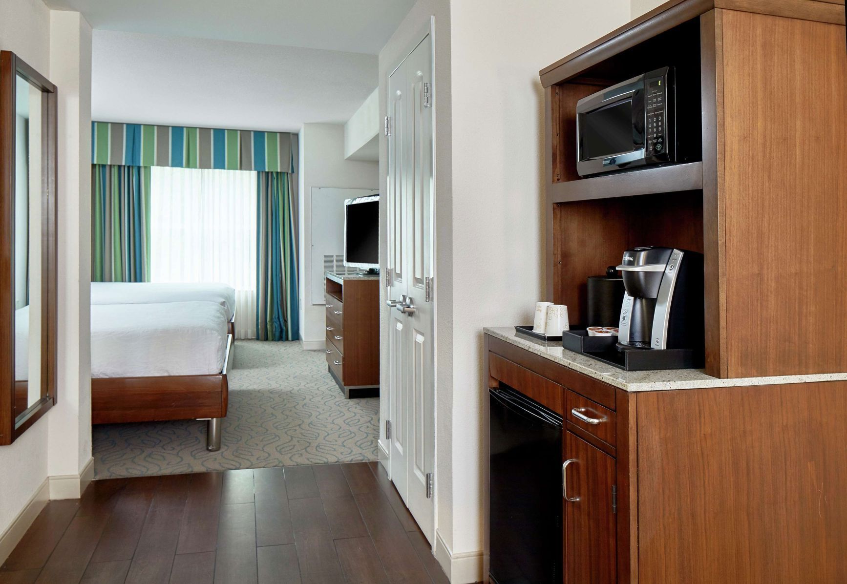 Premium bedding, in-room safe, desk, iron/ironing board