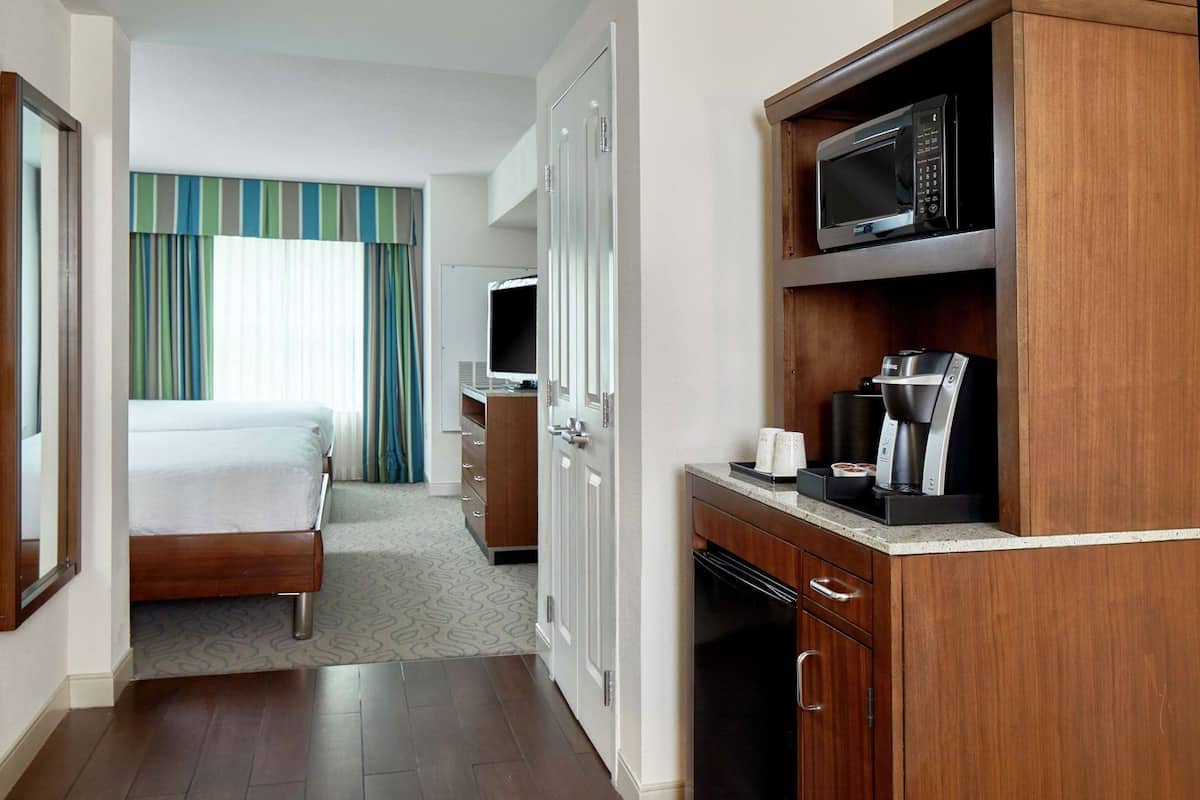 Premium bedding, in-room safe, desk, iron/ironing board