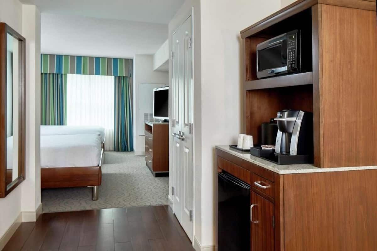 Premium bedding, in-room safe, desk, iron/ironing board