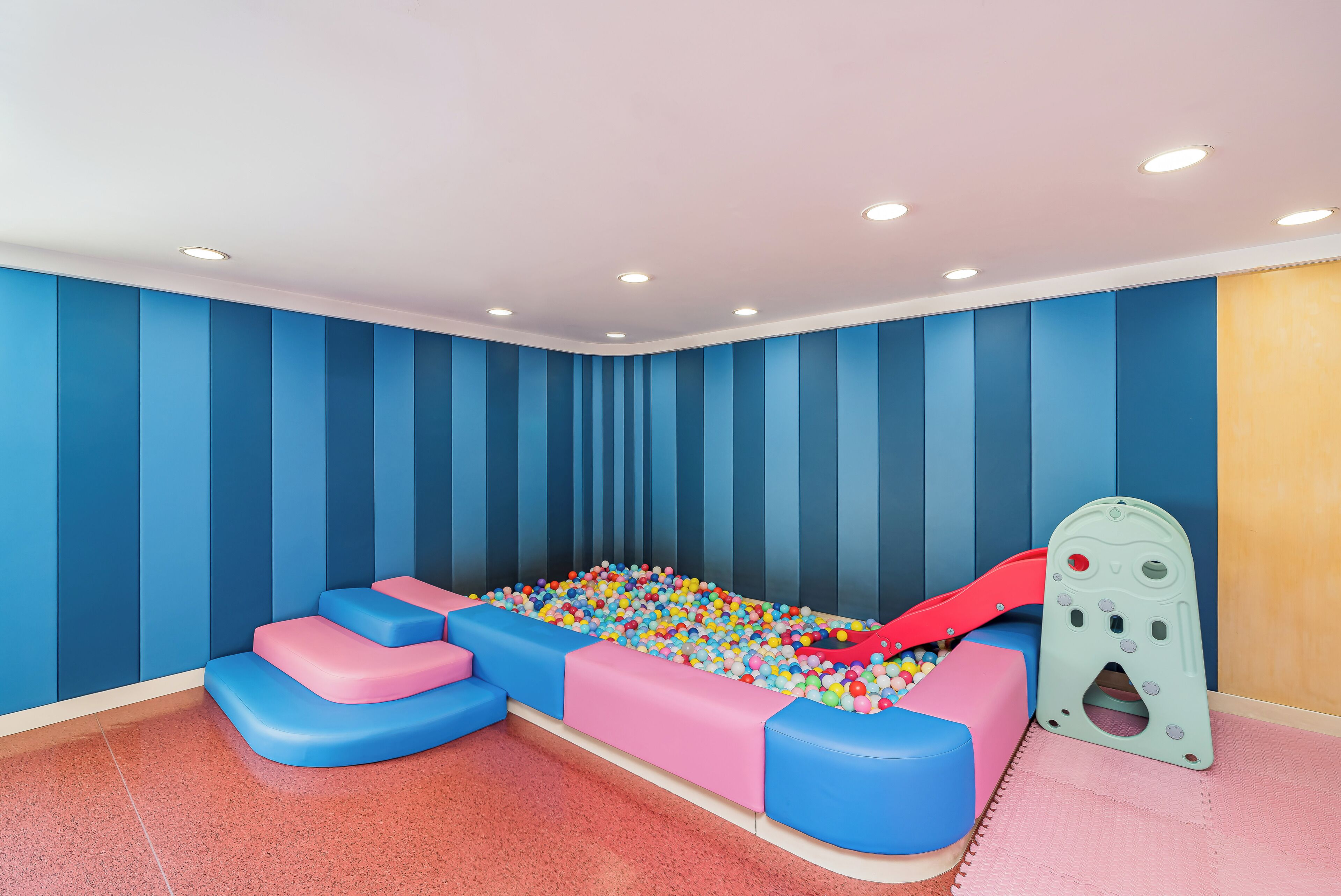 子供用の遊び場 - 屋内