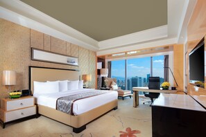 Premium bedding, pillow-top beds, minibar, in-room safe - Wyndham Grand Plaza Royale Colorful Yunnan Kunming (Kunming)