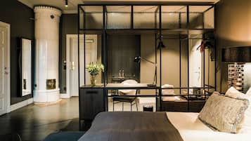 Luxury Room | Pillow-top beds, minibar, in-room safe, desk