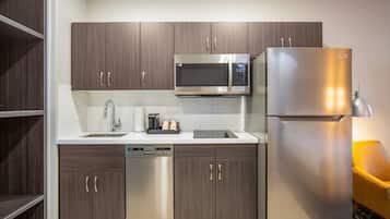 Pillowtop beds, desk, iron/ironing board, travel crib