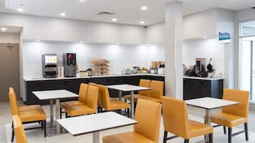 Free daily continental breakfast