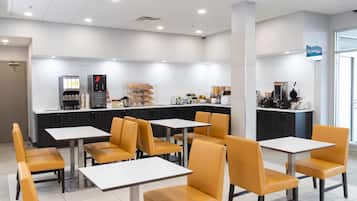 Free daily continental breakfast