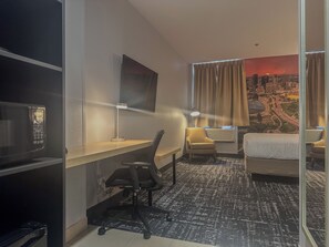 Standard Room, 1 King Bed with Sofa bed, Non Smoking (1 Person Sofa Bed) | Room amenity