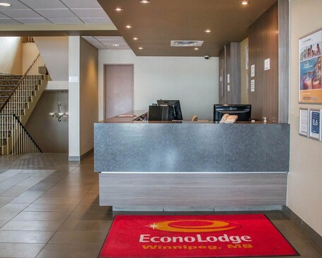 Econo Lodge Winnipeg South - Image 4