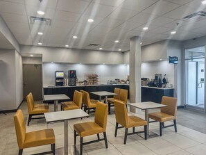 Free daily continental breakfast  - Clarion Pointe (Winnipeg)