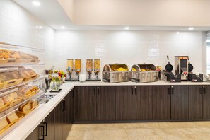 Tägliches inbegriffenes großes Frühstück