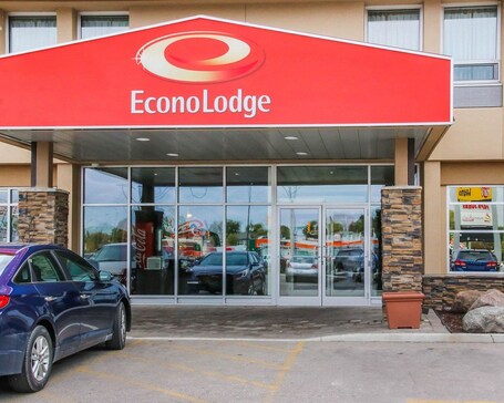 Econo Lodge Winnipeg South - Image 2