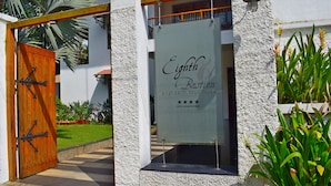 Property entrance - Eighth Bastion- Cgh Earth (Kochi)