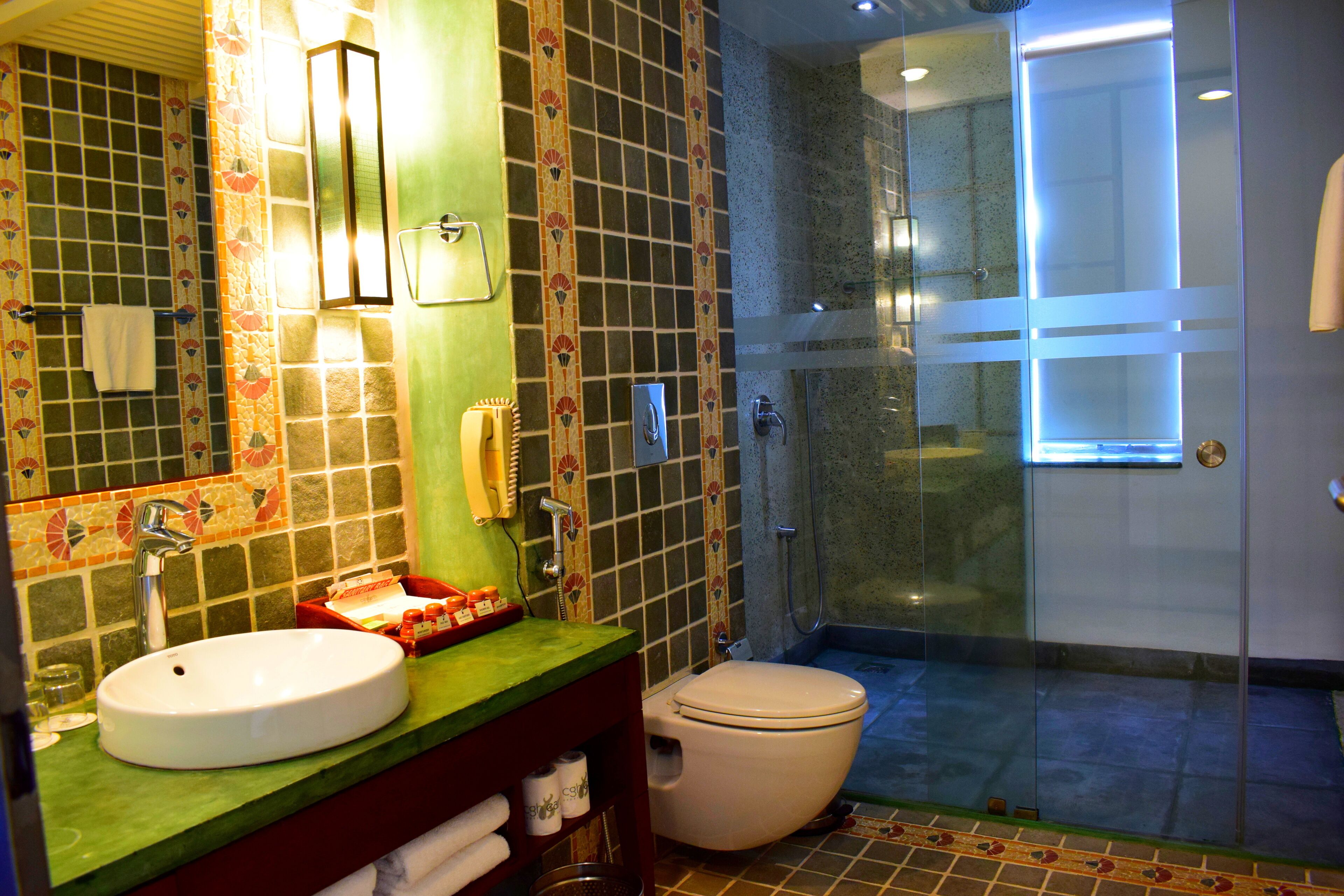 garden room with private terrace | bathroom | free toiletries, hair dryer, bathrobes, slippers