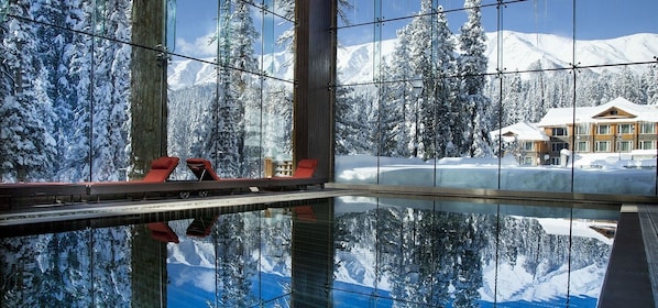 Indoor pool - The Khyber Himalayan Resort & Spa (Baramula)