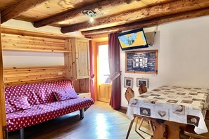 Apartment, 1 Bedroom (4 People) | Living area