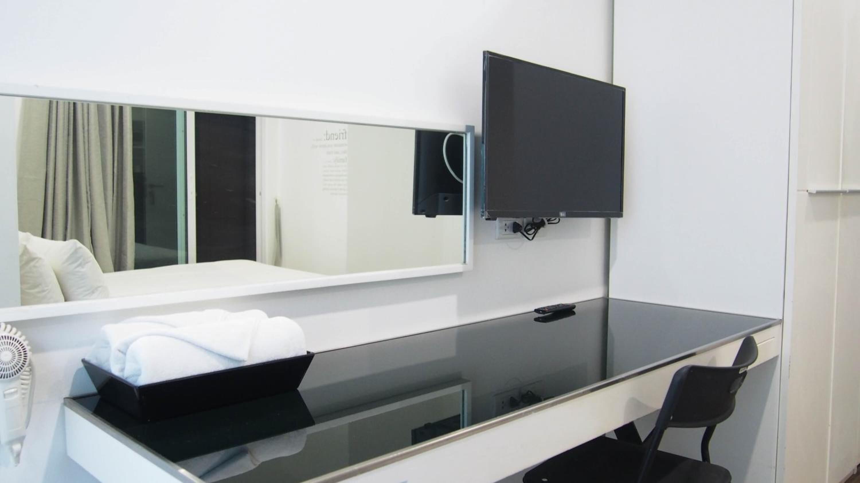 1 bedroom, in-room safe, individually decorated, desk