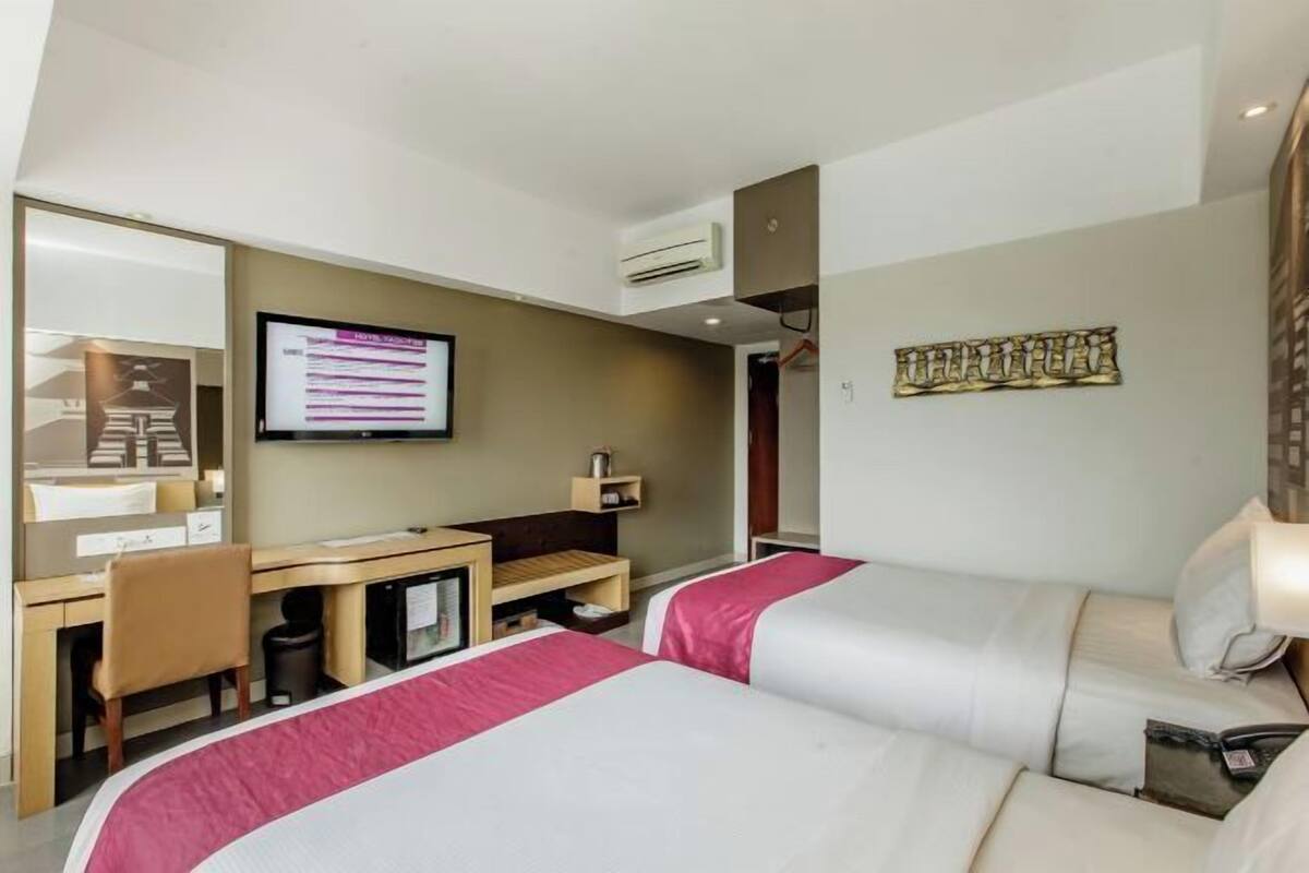 Premium bedding, minibar, in-room safe, desk