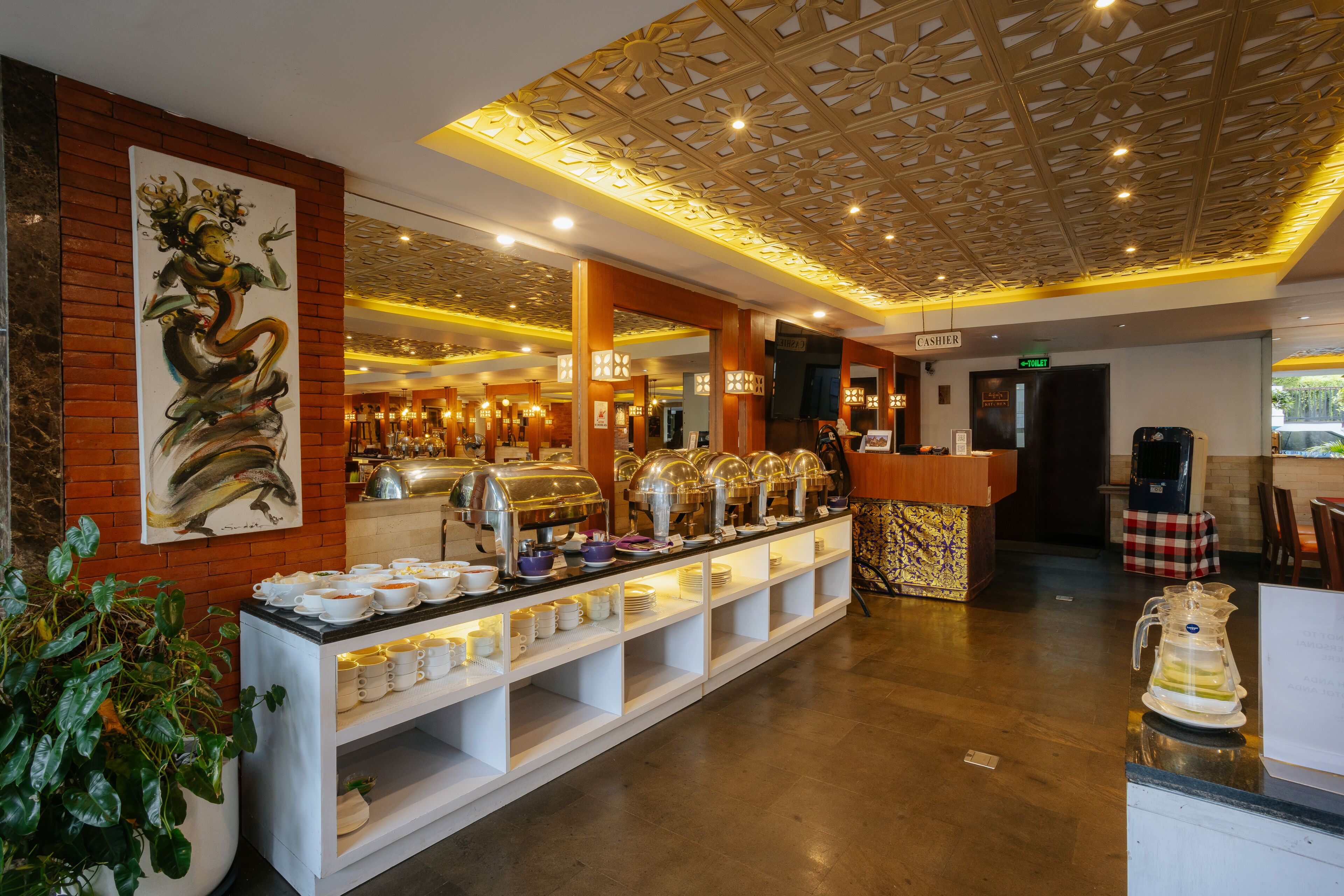 breakfast, lunch served; international cuisine, pool views