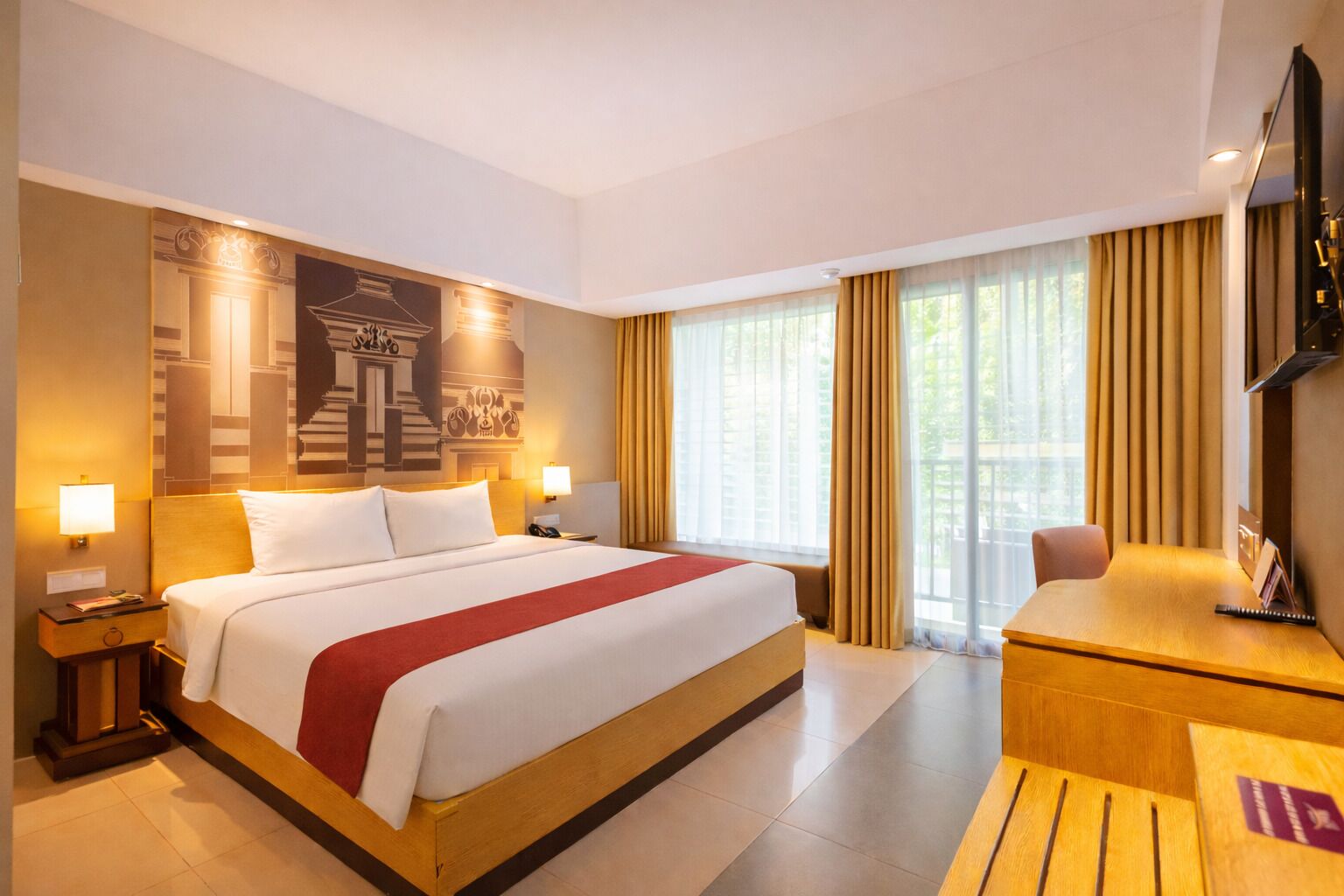 Premium bedding, minibar, in-room safe, desk