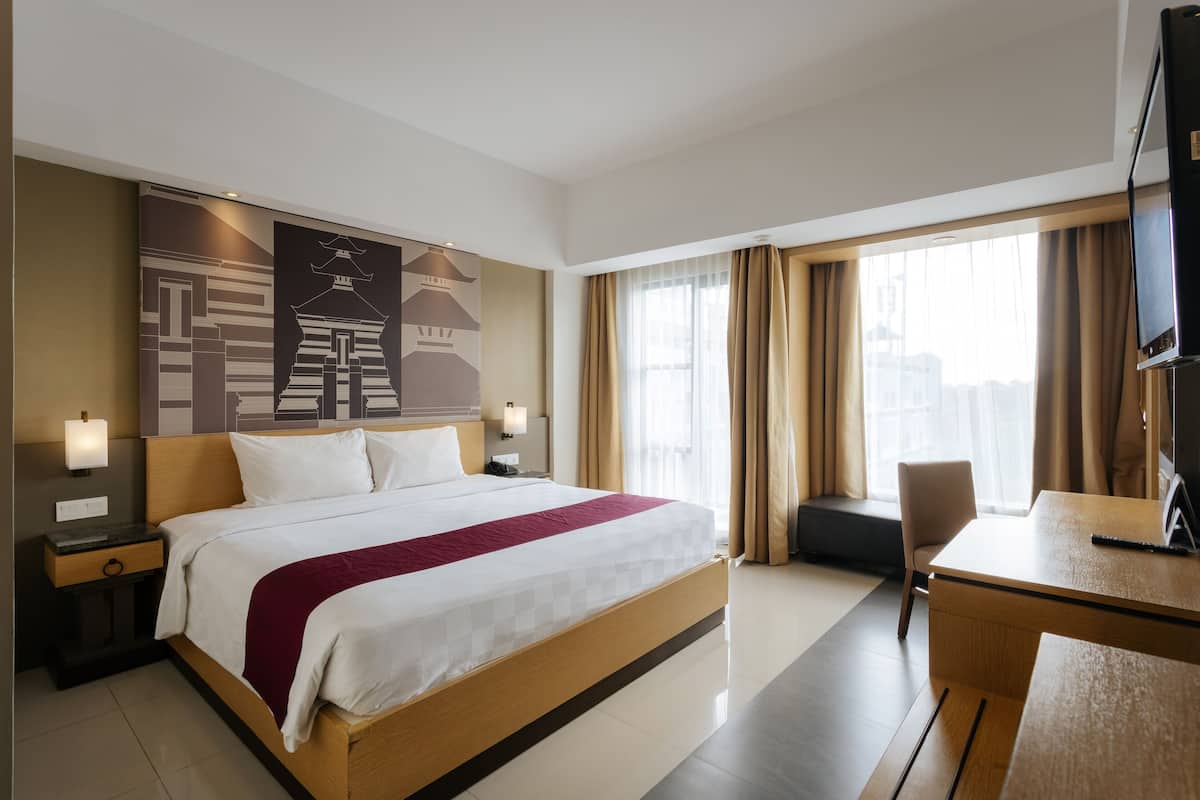 Premium bedding, minibar, in-room safe, desk