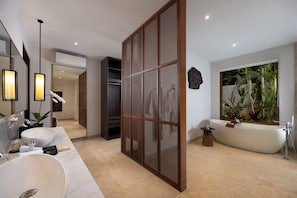 Grand Villa, 3 Bedrooms, Private Pool | Bilik Mandi | Gabungan pancuran/tab mandi, tab mandi rendaman dalam