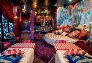 Couples treatment rooms, sauna, hot tub, steam room, body treatments
