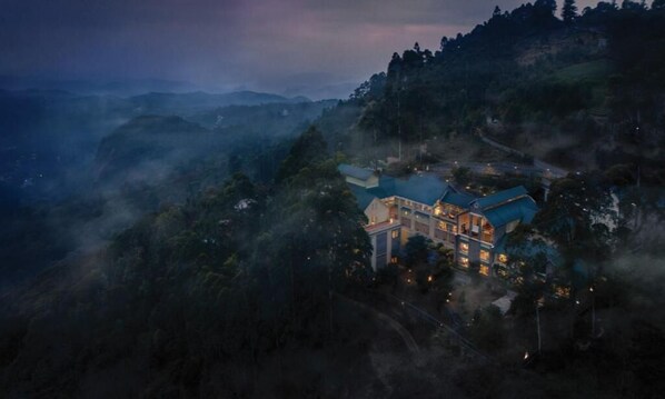 Fachada del alojamiento - Noche