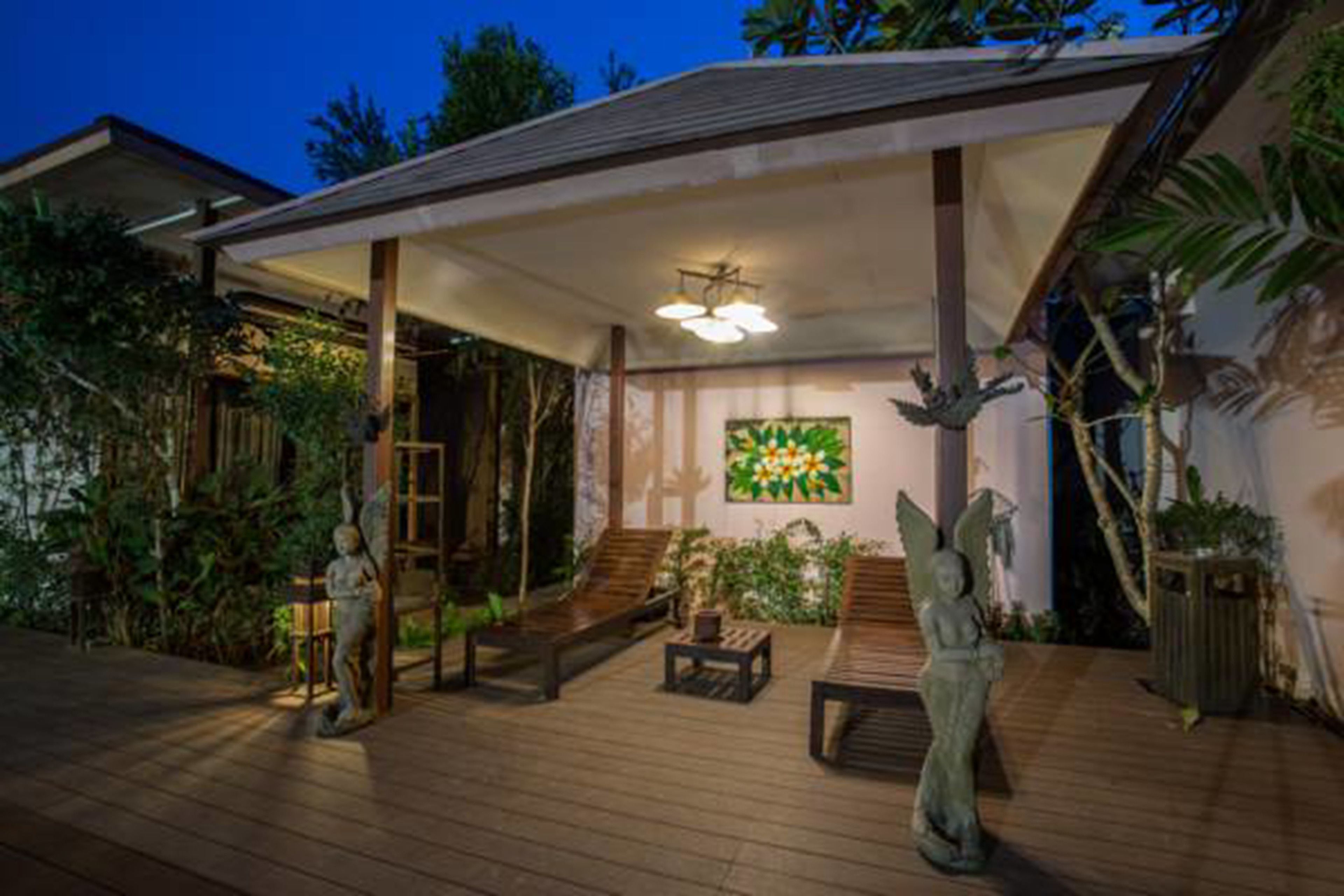 Outdoor pool, sun loungers