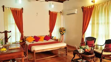 Double Room | Pillowtop beds, in-room safe, iron/ironing board, rollaway beds