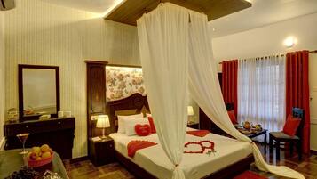 Honeymoon Suite